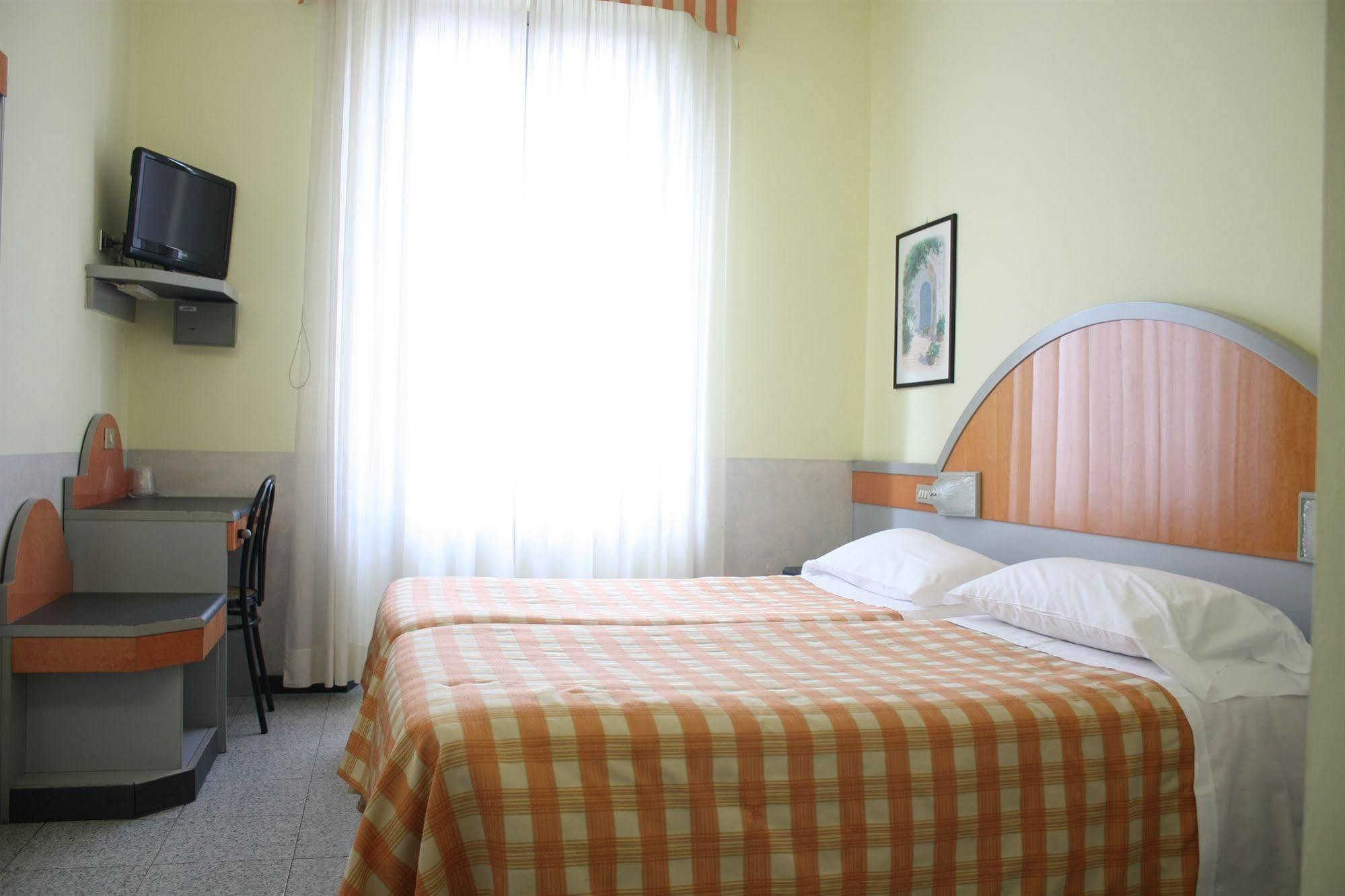 Hotel Mazzini Letojanni Exterior photo